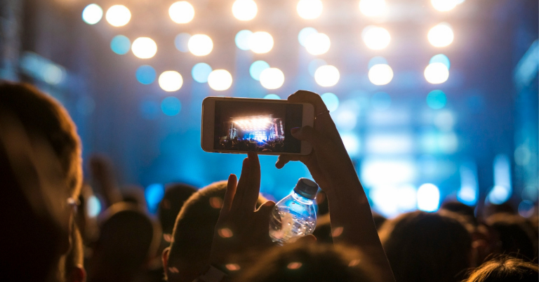 O Lollapalooza 2026 acontece em São Paulo com grandes atrações internacionais e nacionais. Conheça o festival, as datas e os principais artistas do line-up.